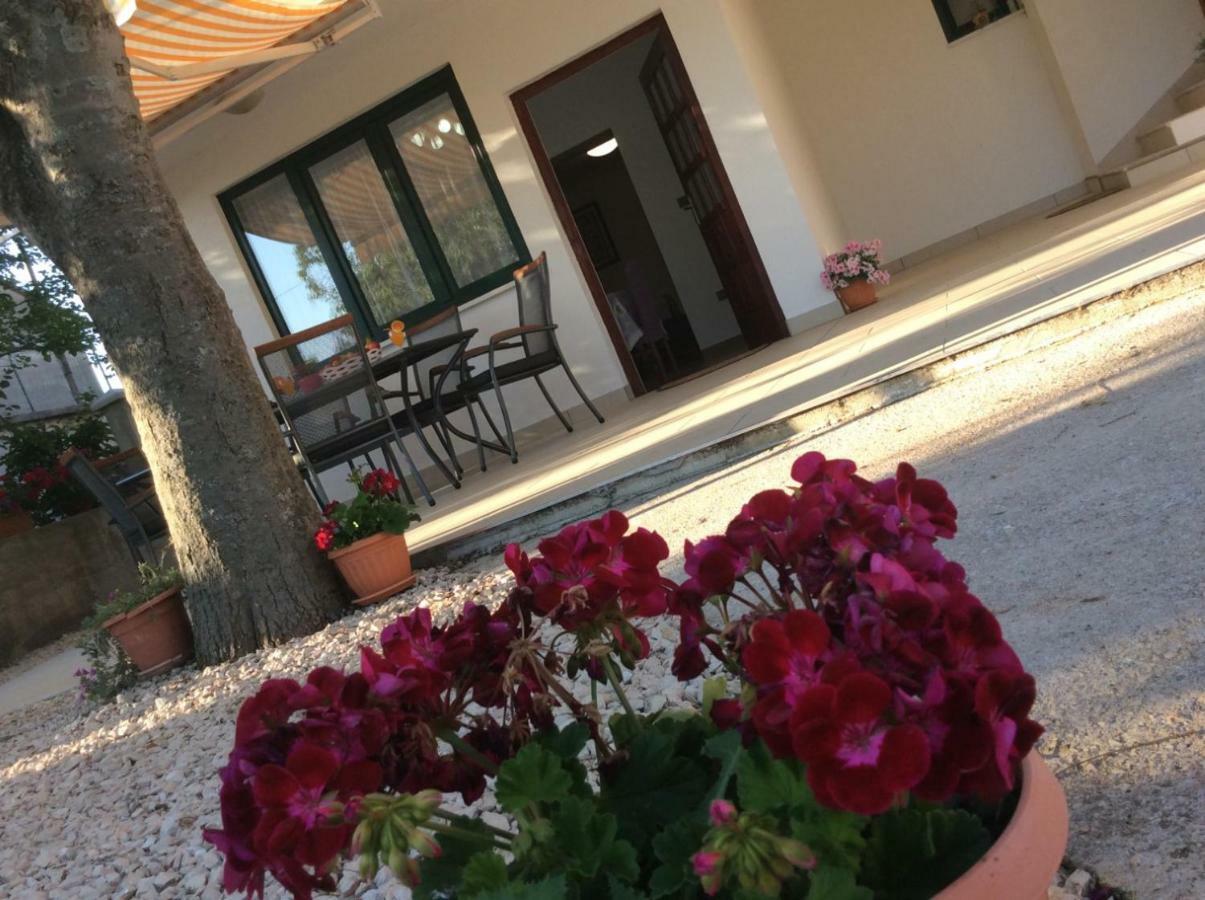 Apartment Karla Snb Лозовац Екстериор снимка
