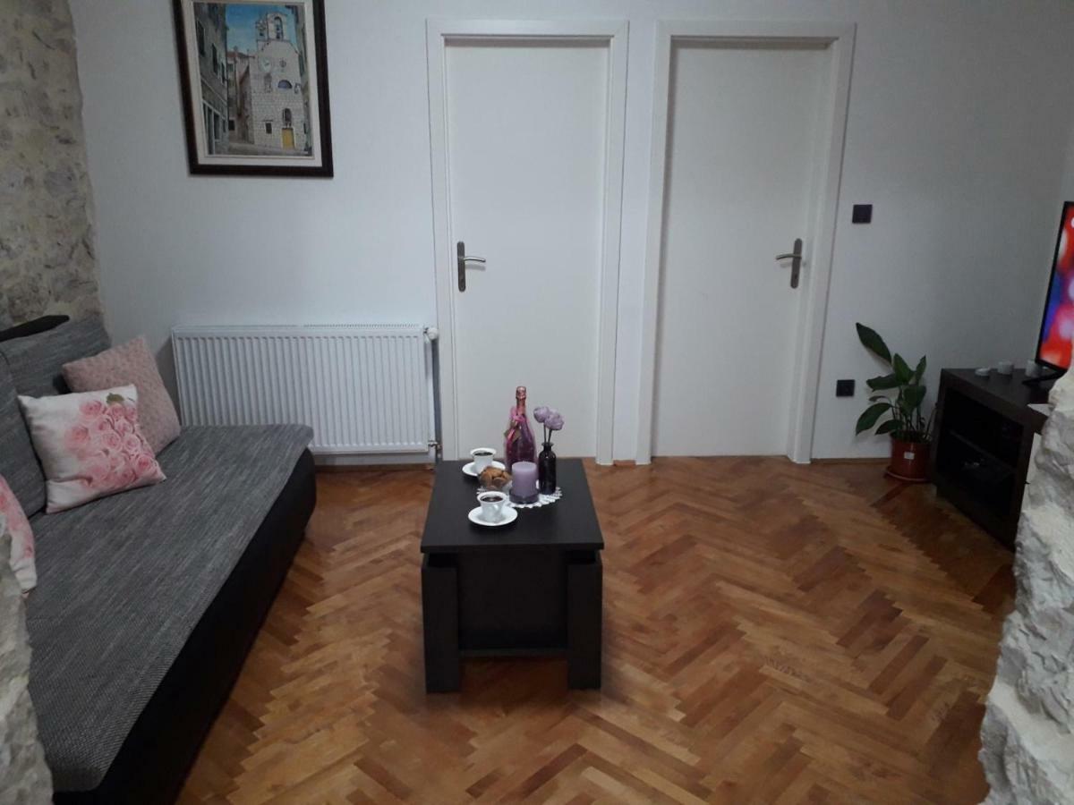 Apartment Karla Snb Лозовац Екстериор снимка